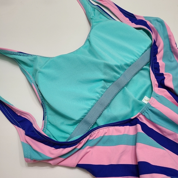 ✨SALE✨ Envya Swim High-Leg One Piece Striped Swimsuit - Picture 7 of 12